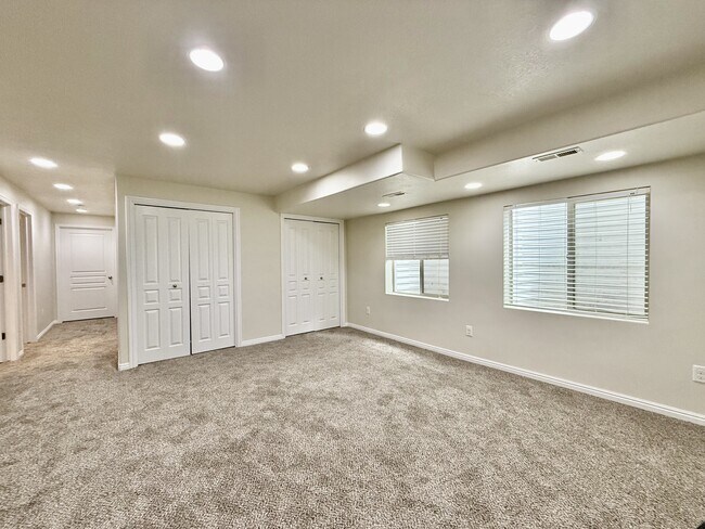 Building Photo - 10753 Topview Rd
