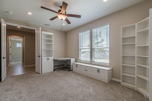 Building Photo - 112 Diving Crst Cv