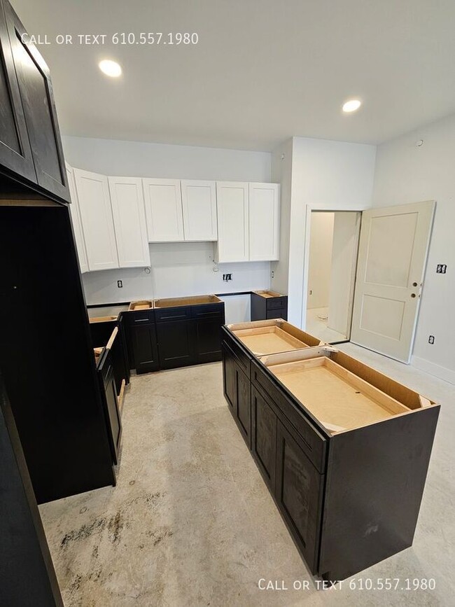 Building Photo - NEW CONSTRUCTION:  Luxury 1 Bedroom Apartm...