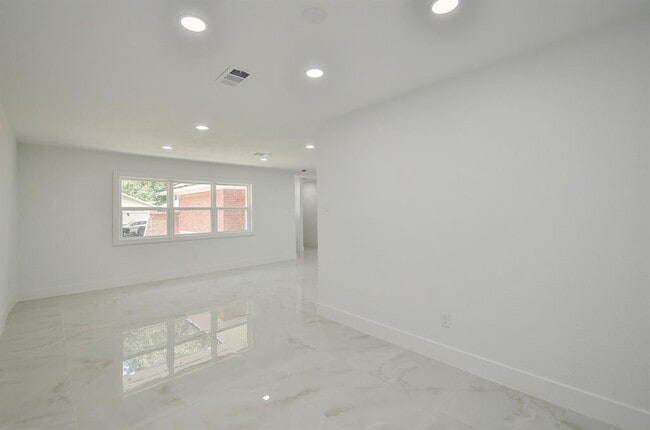 Building Photo - 6107 Kuldell Dr