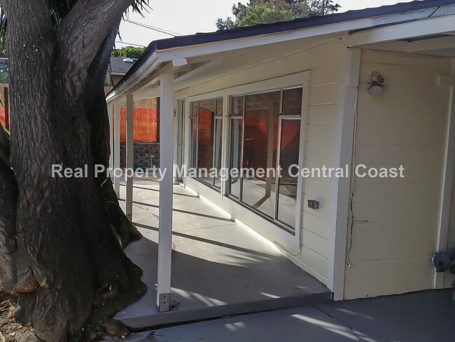 Building Photo - AVAILABLE OCTOBER - Nice Home in Los Osos ...