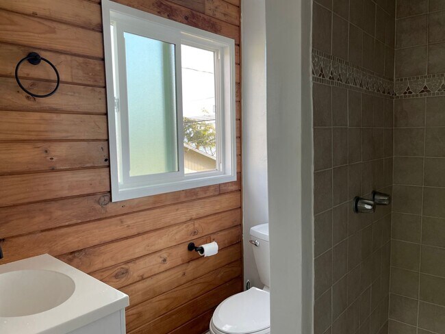 Building Photo - Hauula