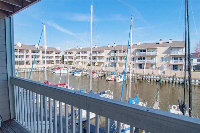 Building Photo - 16 Mariner Village Dr
