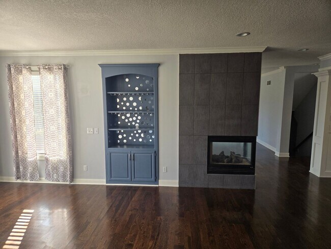 Building Photo - Beautiful Reserve at Heritage Park home!!!