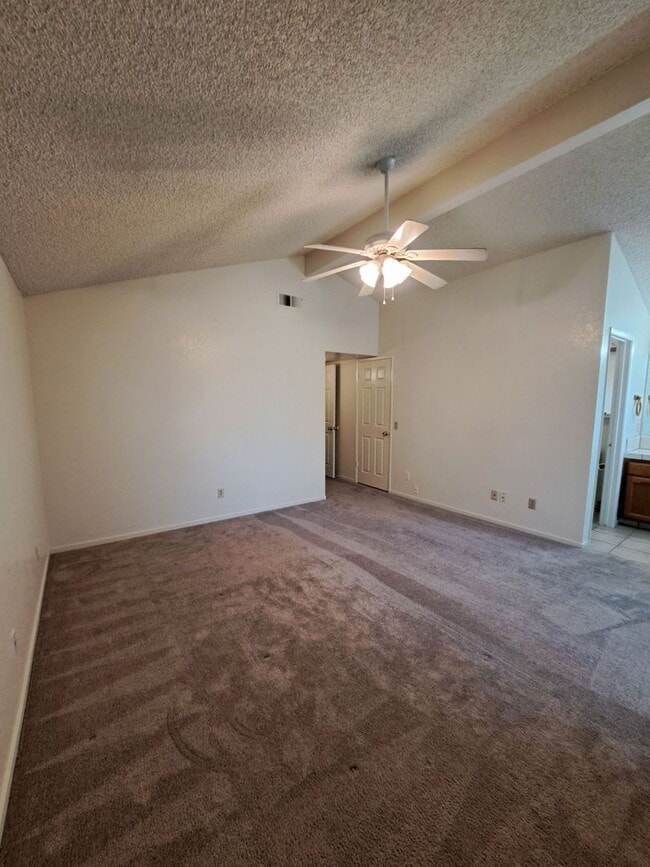 Building Photo - Single Level 3 Bedroom Home Ready to Move in!