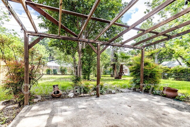 Building Photo - 231 Craigmont Ln