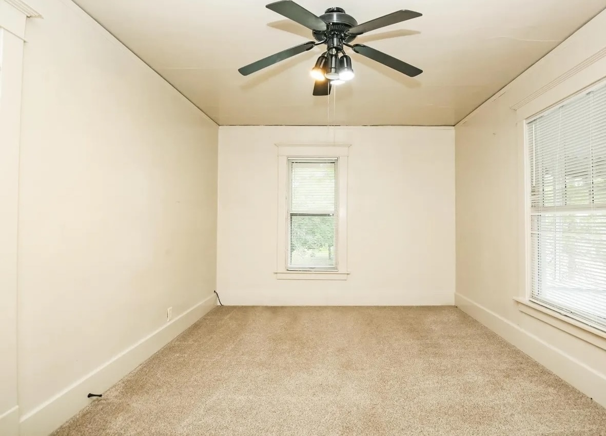 Building Photo - 425-427 W 16th St