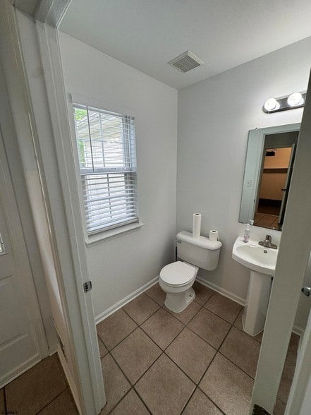 Building Photo - 10 Starboard Ct