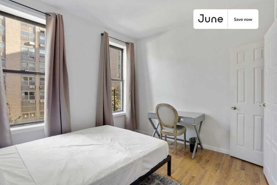 Building Photo - 136 W 109th St