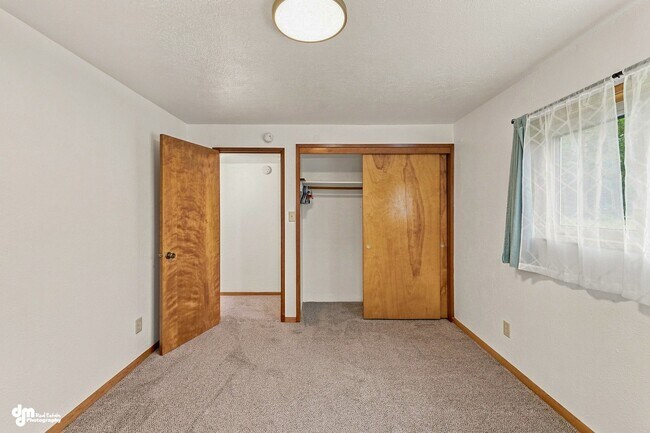 Building Photo - 6740 E Toller Ct