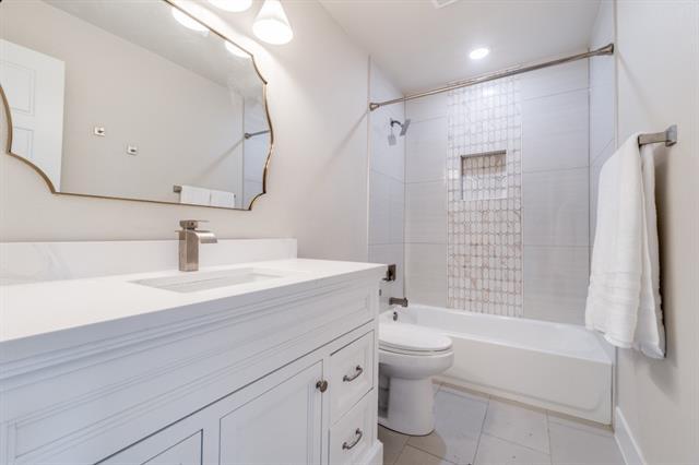 Building Photo - 7115 Meadow Rd