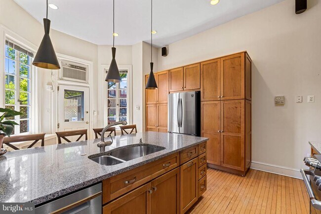 Building Photo - 2444 Eutaw Pl