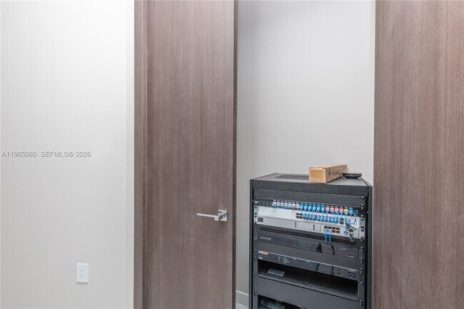 Building Photo - 851 NE 1st Ave