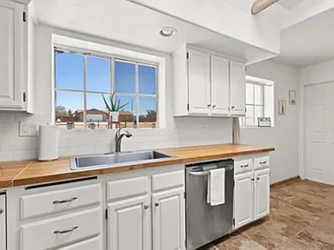 Building Photo - 7076 La Habra Ave