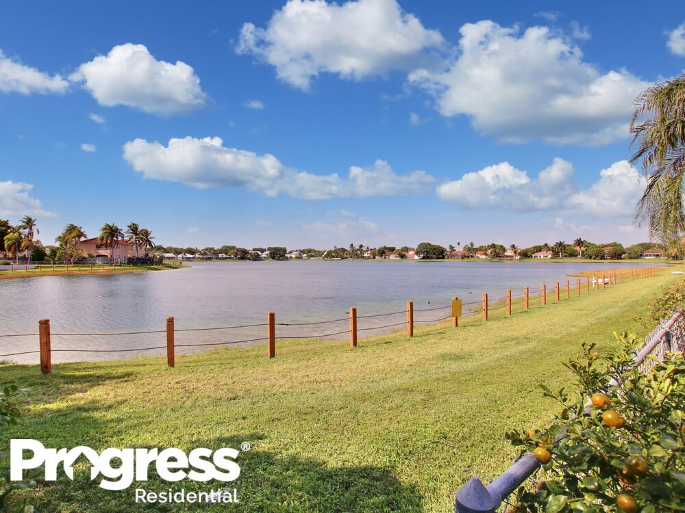 Building Photo - 9216 SW 213th Ln