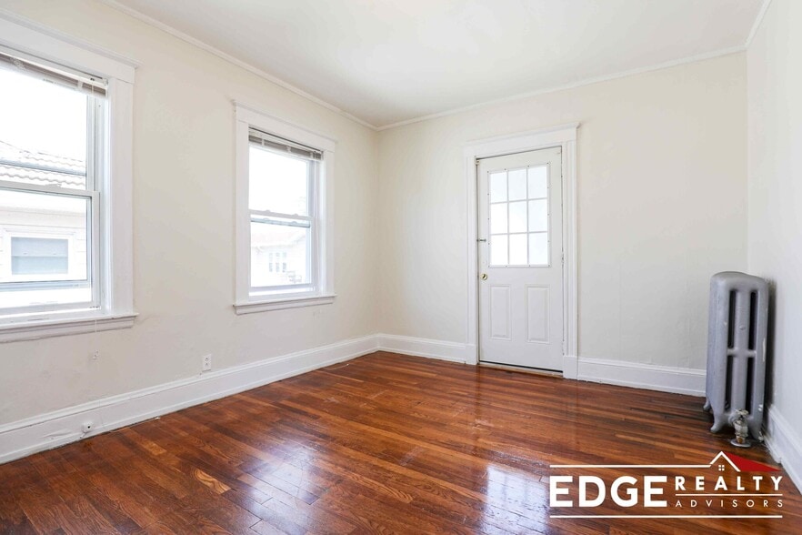 Building Photo - 2 Pama Gardens