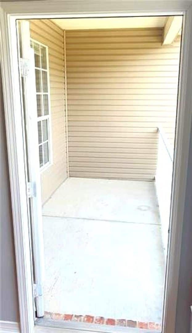 Building Photo - One Bedroom Rental