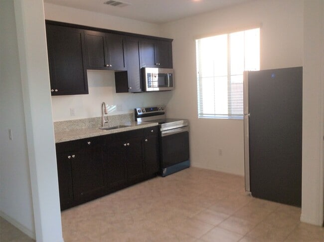 Building Photo - 2 Bedroom 1 Bath for rent in Loma Linda PLEASE READ DESCRIPTION