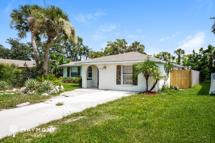 Building Photo - 1328 Karen Dr