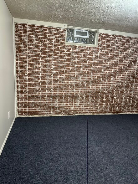 Building Photo - 2536 Sandbury Blvd