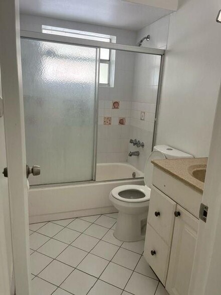 Building Photo - 4169 SW 67th Ave