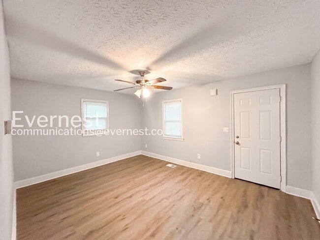 Building Photo - 2175 Pansy St NW