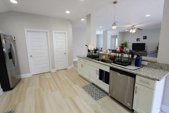 Building Photo - 5438 Lee Farm Blvd