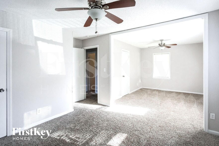 Building Photo - 6900 Fairlane Dr