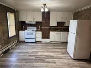 Building Photo - 3 bedroom, 1 bath, 2 story single family house