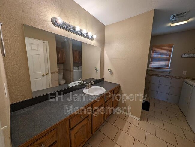 Building Photo - 104 Aspen Ct