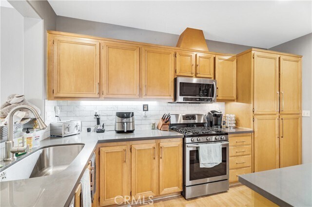 Building Photo - 12 Calle Viveza