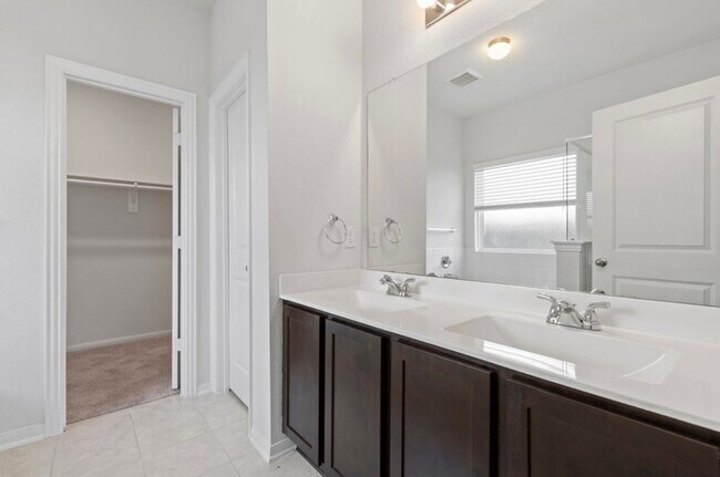 Building Photo - 5319 Rivers Edge Dr