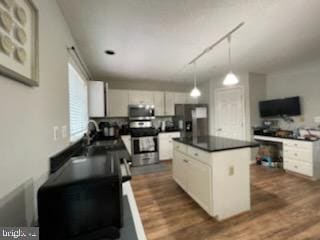 Building Photo - 2535 Little Vista Terrace