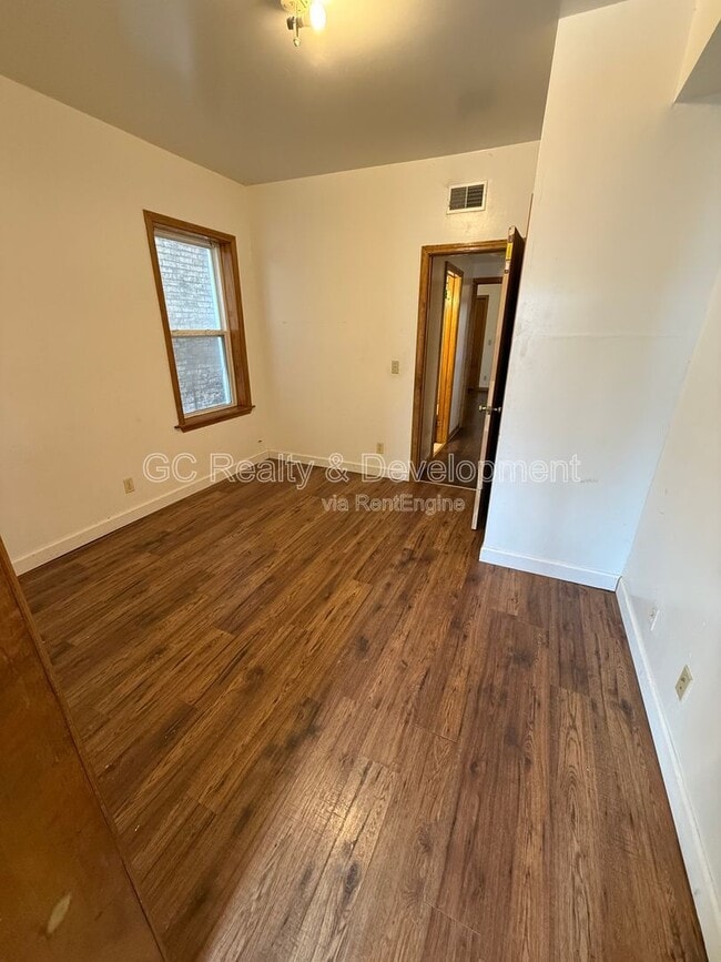 Building Photo - 6124 S Whipple St