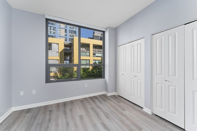 Building Photo - 253 Tenth Ave