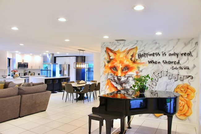 Building Photo - 830 SW 14th Ct