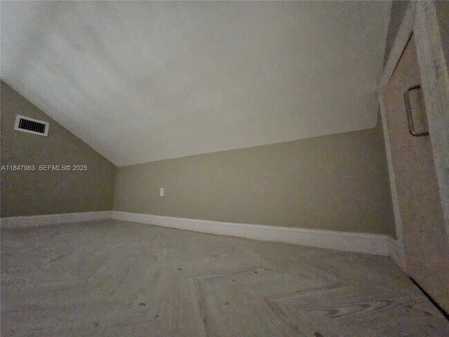 Building Photo - 38 SW 6th St