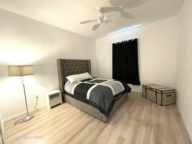 Building Photo - 1896 Windbrook Dr