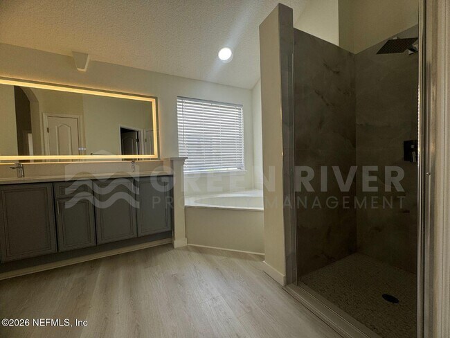 Building Photo - 3176 Tower Oaks Dr