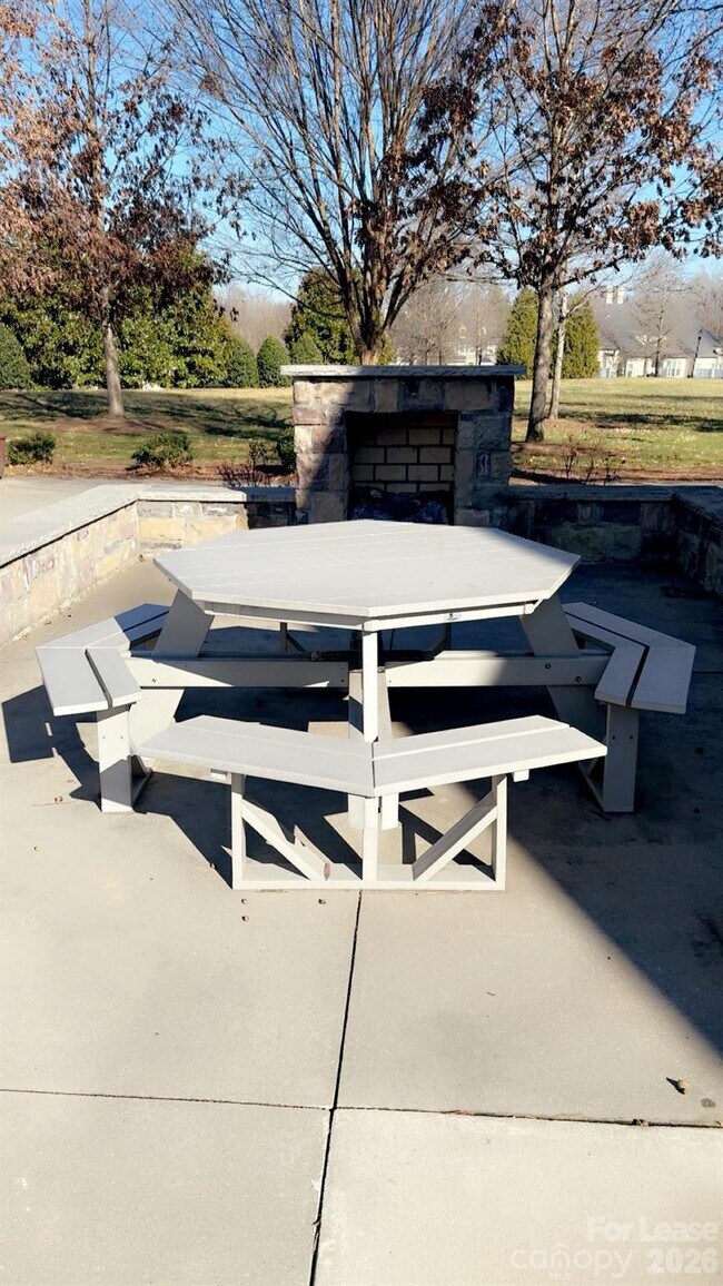 Building Photo - 5733 Lachlan Hill Ln