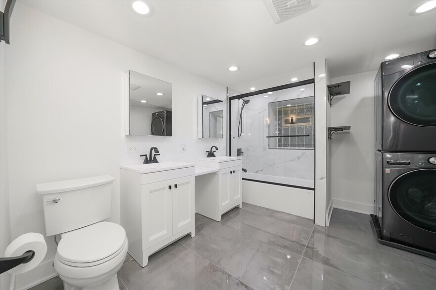 Building Photo - 2613 N Fairfield Ave