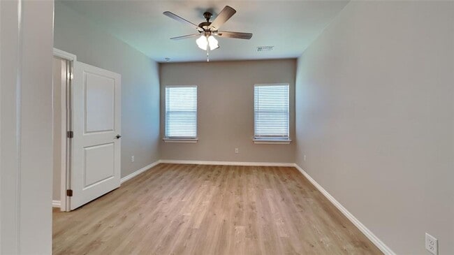 Building Photo - LUXURY BRAND NEW 1 Bedroom 2 Bathroom Cottage in 55+ Community in Warr Acres, Ok (Gated Community)