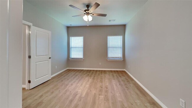 Building Photo - Luxury NEW 1 Bedroom 2 Bathroom Cottage in 55+ Community (Gated Community)- **LEASING SPECIAL**