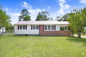 Building Photo - ADORABLE 3 BR | 1 BA HOME - 2 Car Detached...