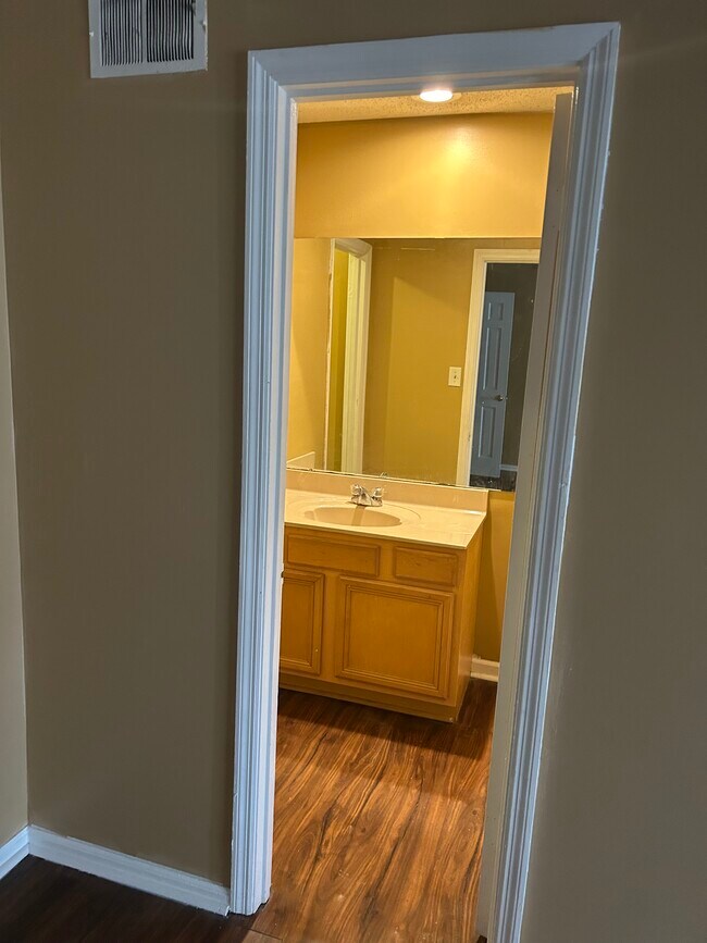 Building Photo - 3655 Haughton Ln