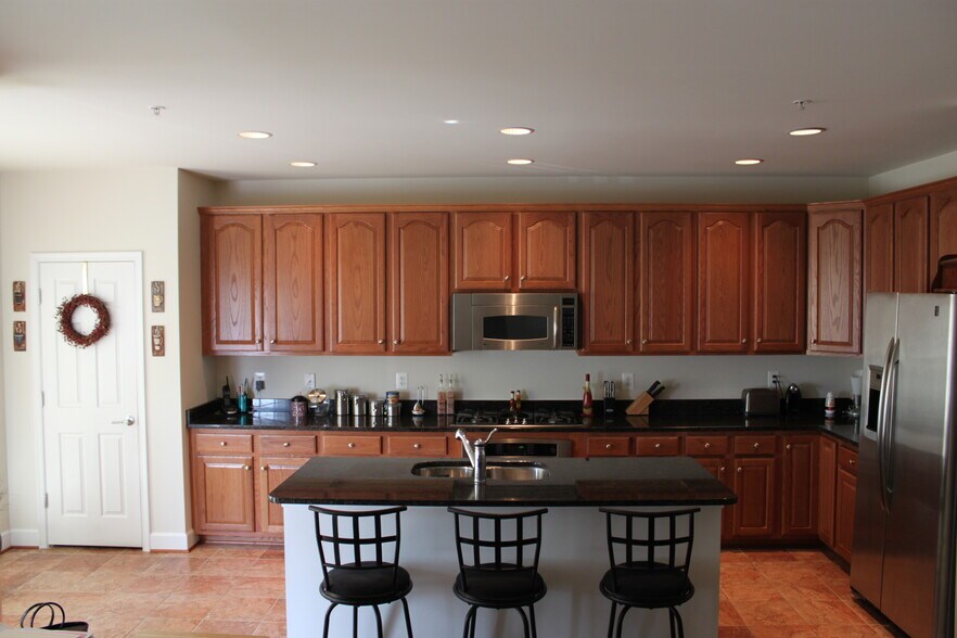 Kitchen - 14752 Potomac Branch Dr