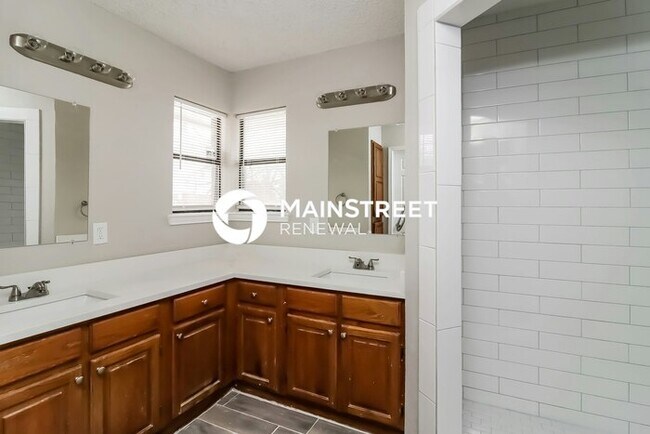 Building Photo - 3 Bedroom Pet-Friendly Home in Mansfield, TX with Main Street Renewal
