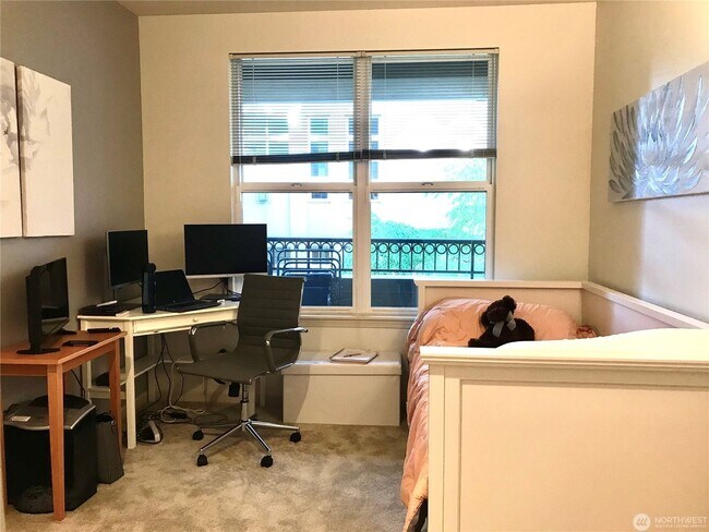 Building Photo - 2bd/2ba Kirkland Condo