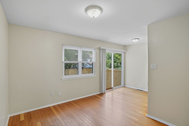 Building Photo - Recently Updated 3 Bedroom 1 Bath in Newar...
