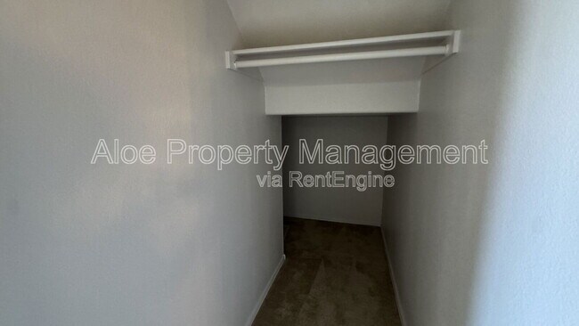 Building Photo - 491 W Ebony Way